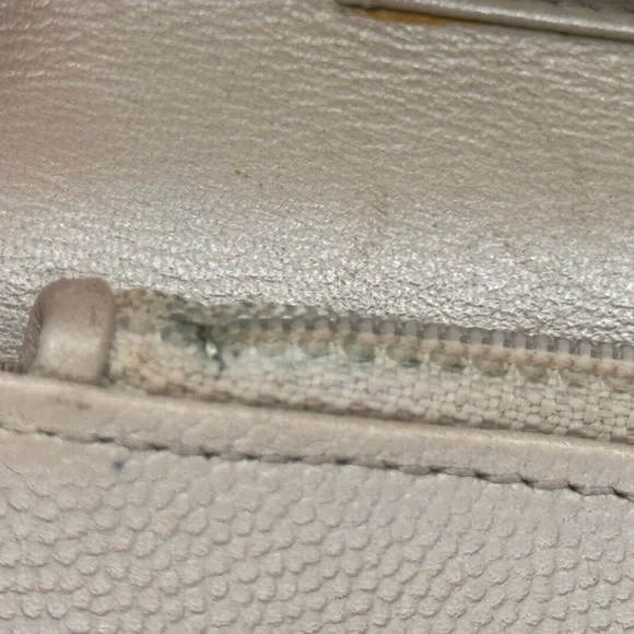 CHANEL▪️ 💯 Authentic Caviar leather WOC bifold wallet on chain - Picture 3 of 17